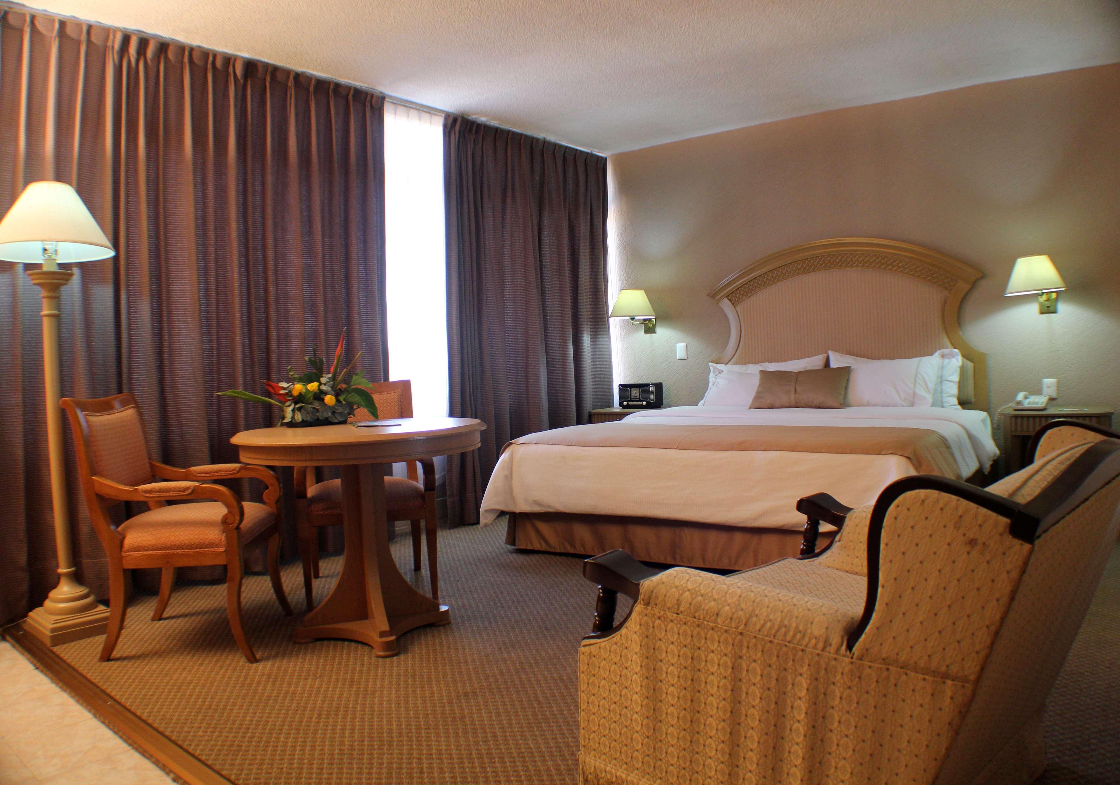Best Western Plus Plaza Florida & Tower إيرابواتو المظهر الخارجي الصورة
