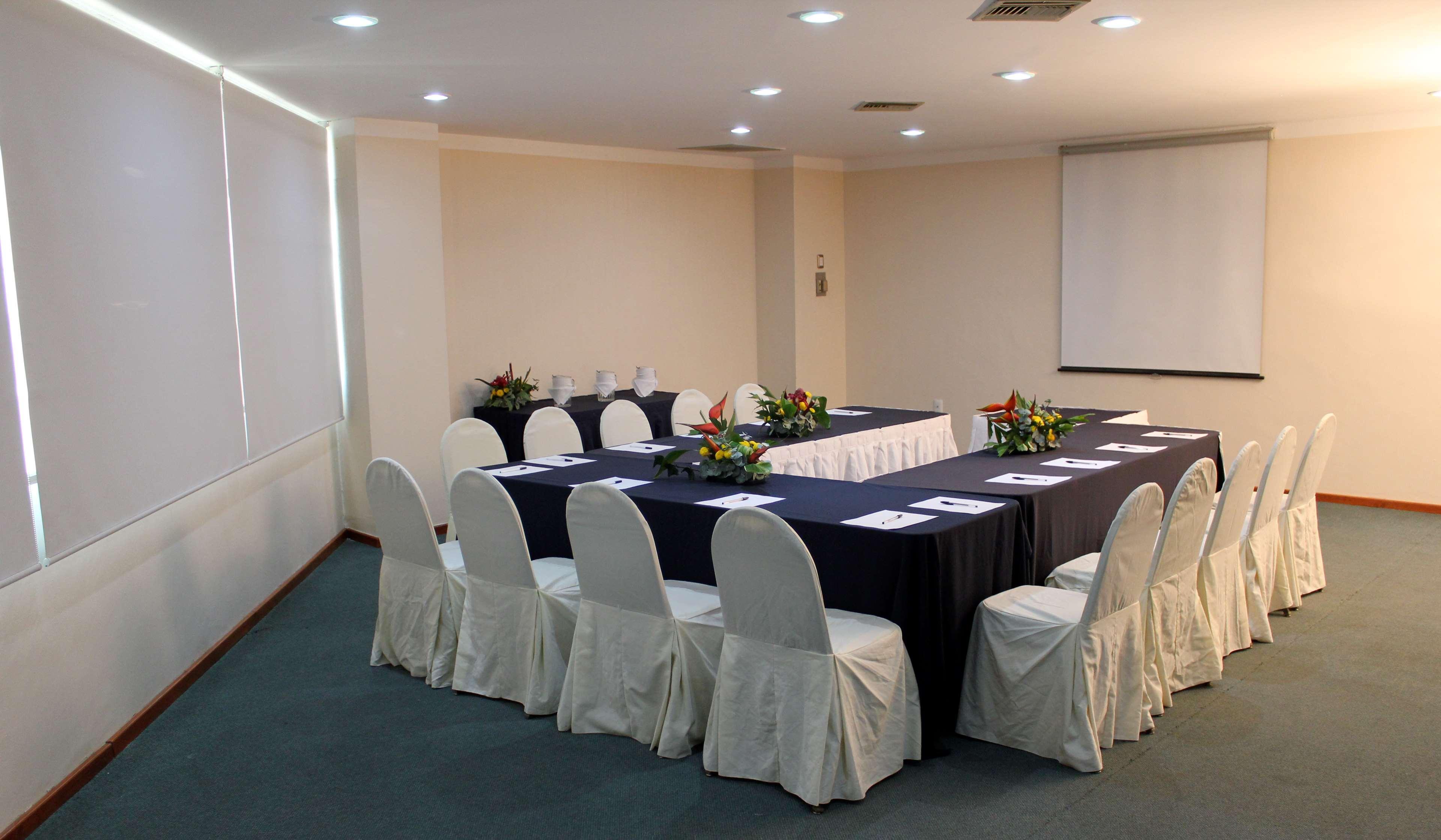 Best Western Plus Plaza Florida & Tower إيرابواتو المظهر الخارجي الصورة